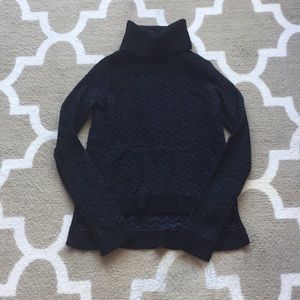 Women’s Theory black turtleneck sweater size small